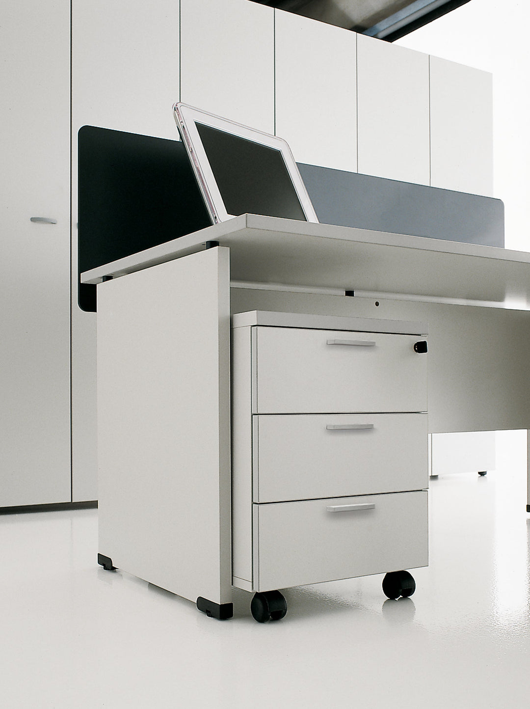 LOCAL DESK